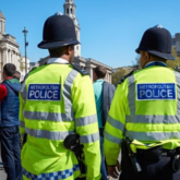 Anh: Cảnh sát London vướng bê bối liên quan khám xét trẻ em da màu