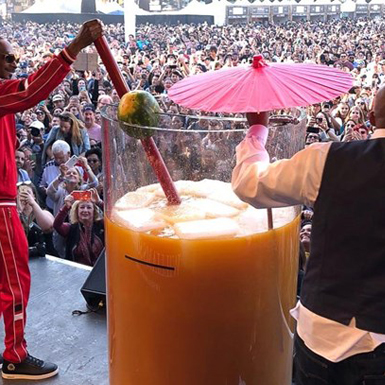 Thái Lan lập kỷ lục Guinness về ly cocktail lớn nhất thế giới