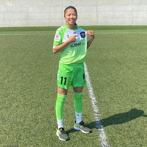 Tiền đạo Huỳnh Như lần đầu tiên ra sân thi đấu tại Bồ Đào Nha