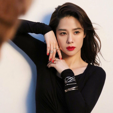 Minh tinh “Giày thủy tinh” Kim Hyun Joo: Tài sắc vẹn toàn nhưng 2 thập kỷ vẫn lẻ bóng cô đơn