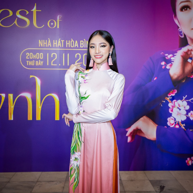 Tân Hoa hậu Hoàn cầu Việt Nam 2022 duyên dáng trong tà áo dài tại đêm nhạc “The Best of Như Quỳnh”