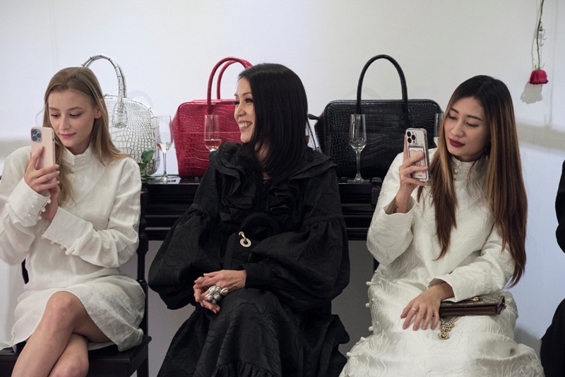 Chu Fashion 7 1 - Doanh nhân Chu Thị Hồng Anh chính thức giới thiệu Chu Gallery – không gian dành riêng cho các tín đồ yêu nghệ thuật và thời trang
