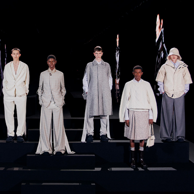 BST Dior Men Thu Đông 2023: Một thoáng hoài niệm về thời huy hoàng của Dior dưới thời Yves Saint Laurent