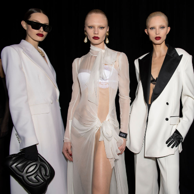 Dolce & Gabbana “hồi sinh” dấu ấn thời trang thập niên 90 và Boudoir-chic biểu tượng trong BST Thu Đông 2023