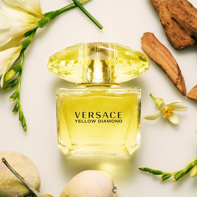 Khúc giao mùa rực rỡ đến từ hương thơm Versace