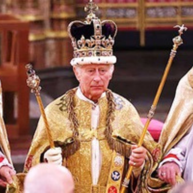 Bên trong lễ đăng quang của Vua Charles III