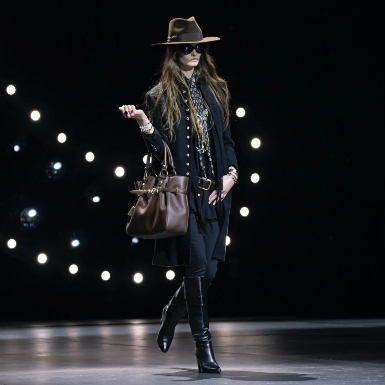 Hedi Slimane tạo ra những nghịch lý rất… “Hedi Slimane” trong BST Celine Thu Đông 2023