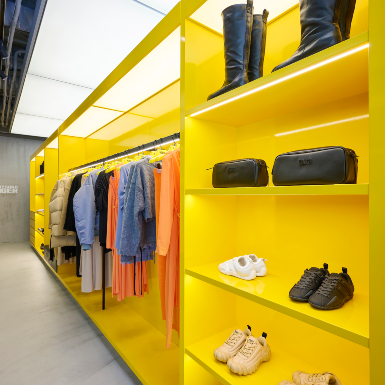 Thương hiệu thời trang Onitsuka Tiger khai trương concept store đầu tiên dành cho Yellow Collection