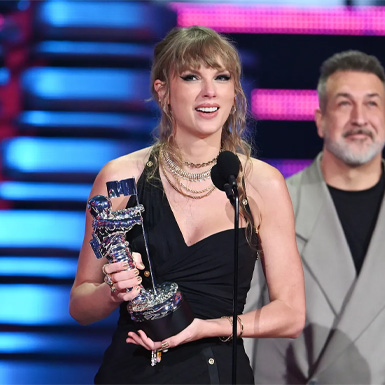 #VMAs2023: Taylor Swift càn quét giải thưởng, các nghệ sĩ K-pop chứng minh sức hút mạnh mẽ