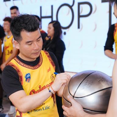 Sun Life Việt Nam trở thành đối tác bảo hiểm nhân thọ chính thức cho nhà đương kim vô địch giải bóng rổ VBA