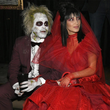 Học lỏm 13 ý tưởng hóa trang Halloween độc đáo từ các cặp đôi Hollywood