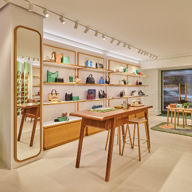 Longchamp mang “căn hộ Paris” ấm cúng vào không gian cửa hàng tại Hà Nội