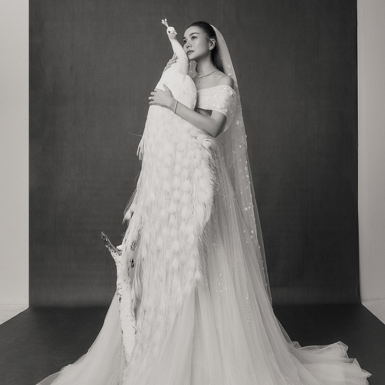 Thanh Hằng đã diện những thiết kế đầm cưới nào trong bộ ảnh độc quyền với Tạp chí Đẹp?
