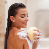 Tắm nước lạnh – Liệu pháp nuông chiều bản thân giúp giảm căng thẳng và làm đẹp da