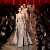 BST Elie Saab Haute Couture 2024: Những đoá hồng sa mạc kiêu kỳ nơi phố cổ Marrakech