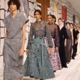 BST Dior Haute Couture Xuân Hè 2024: Moiré và hào quang độc bản của Haute Couture thời hiện đại