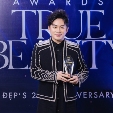 #DEPAWARDS2023 – “The Glory” Tùng Dương: Hào quang tỏa sáng hơn hai thập niên