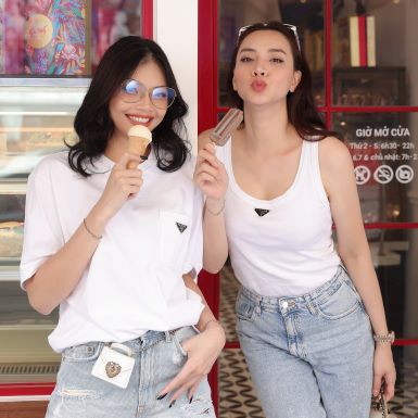 Trang Nhung và cháu gái khoe street style năng động dạo phố