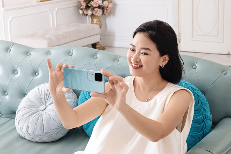 Cùng Giám đốc Sáng tạo Hà Đỗ khám phá nét lãng mạn của nàng thơ Á Đông mang tên vivo V30 5G