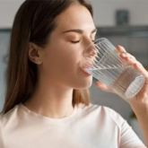 Sáu lý do khiến uống nước có thể giúp bạn giảm cân