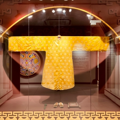 Có gì bên trong hai bảo tàng độc đáo về trang sức 54 dân tộc Việt Nam và Triều Nguyễn ngay tại phố đi bộ Nguyễn Huệ?
