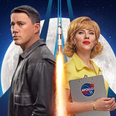 Scarlett Johansson và Channing Tatum tái hiện thuyết âm mưu của Apollo 11 trong “Vụ bê bối ánh trăng”