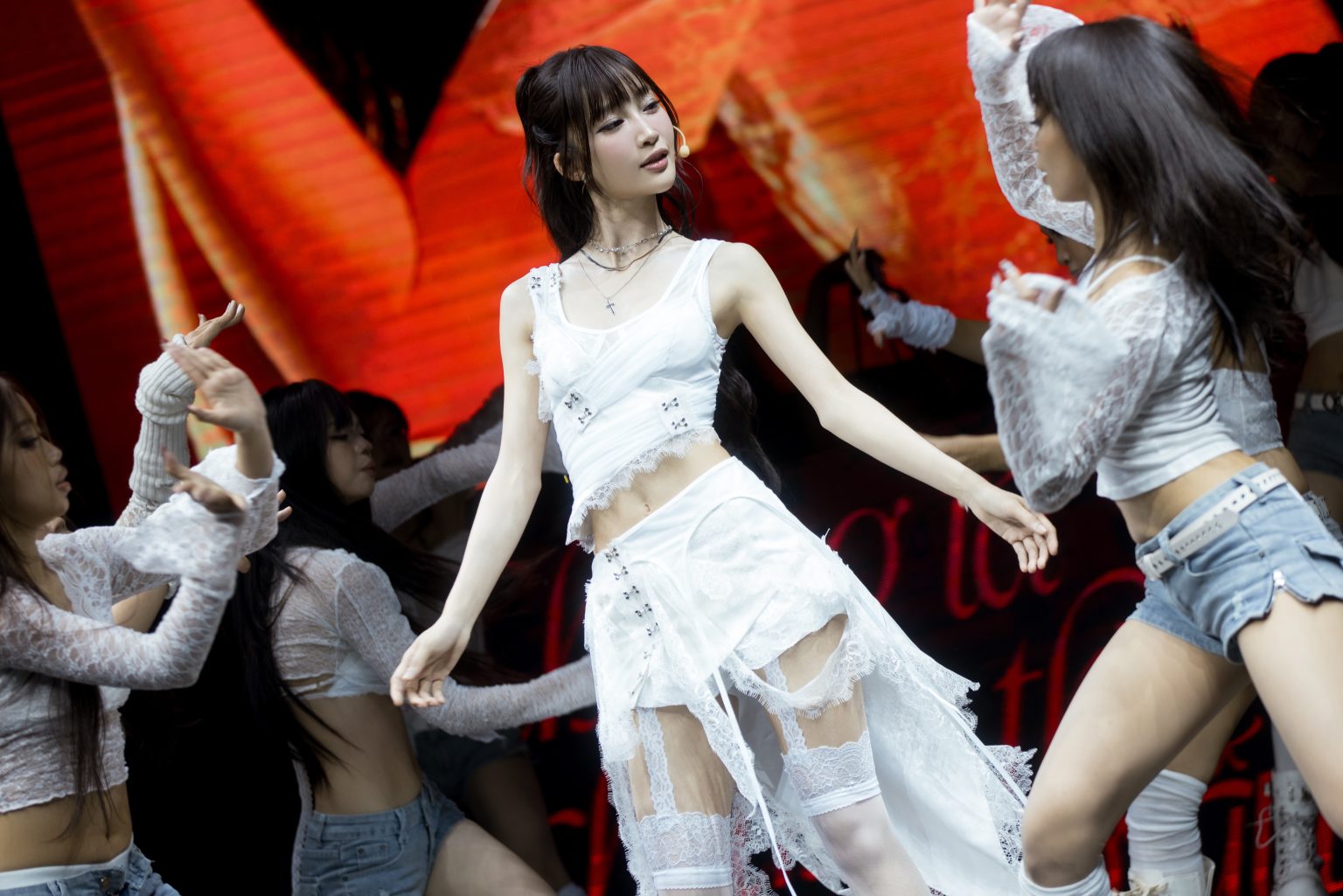 Muôn vẻ cách yêu Juky San gửi gắm vào album đầu tay “Đẫm Tình”