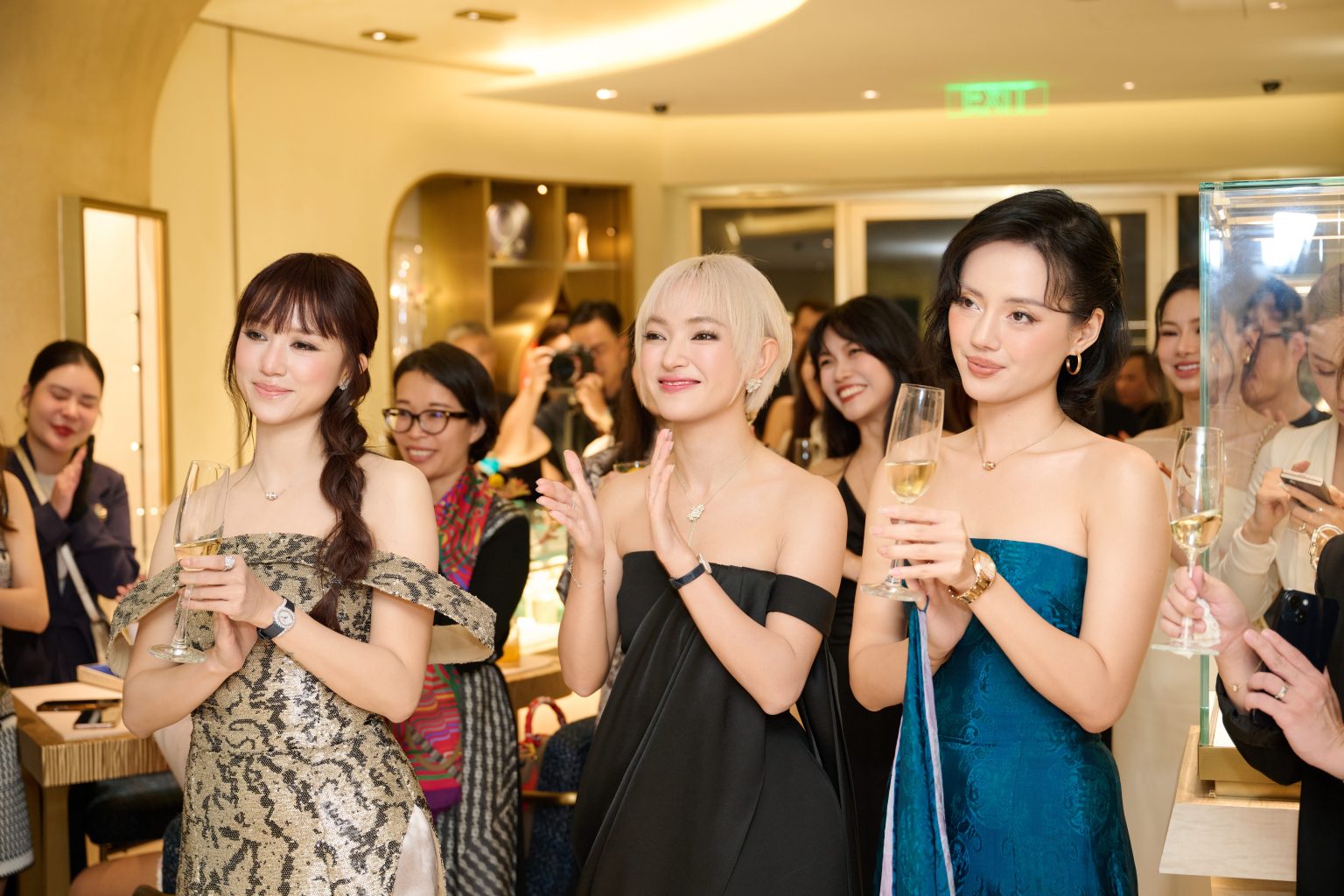 Dàn fashionista Châu Bùi, Khánh Linh, Salim trở thành vị khách đầu tiên “check-in” cửa hàng Piaget 61 Lý Thái Tổ