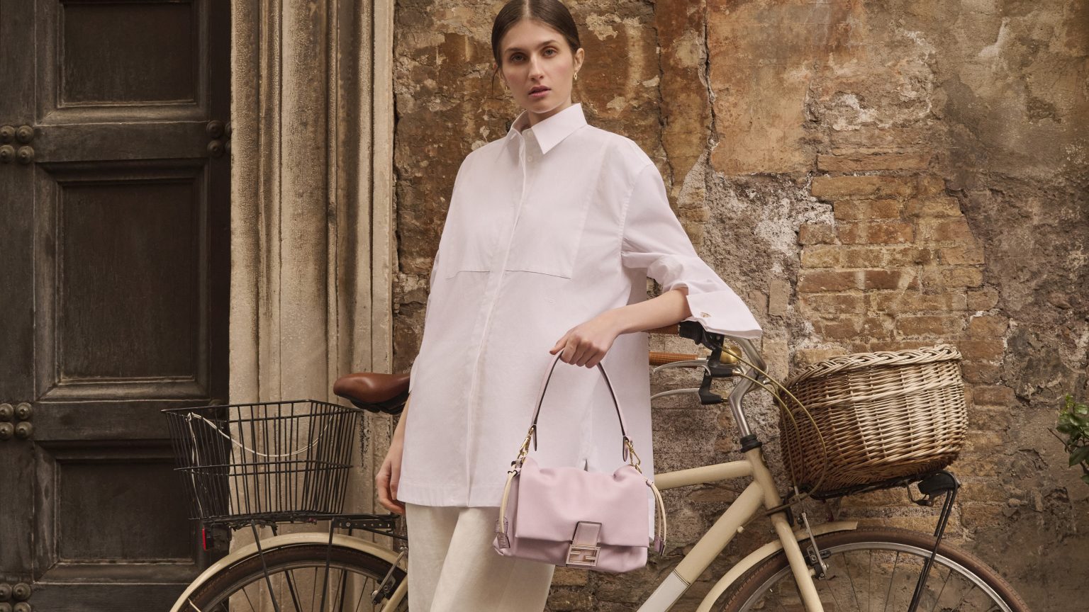 #MOTHERDAY – Gói trọn ánh nắng Địa Trung Hải dành tặng mẹ cùng BST Fendi Chớm Thu 2026