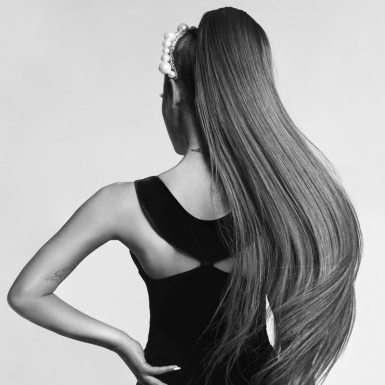 Ariana Grande chính thức trở thành gương mặt đại diện mới của Givenchy