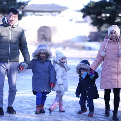 Gia đình Ốc Thanh Vân – Trí Rùa cùng Trang Lou – Tùng Sơn đưa con khám phá Hàn Quốc